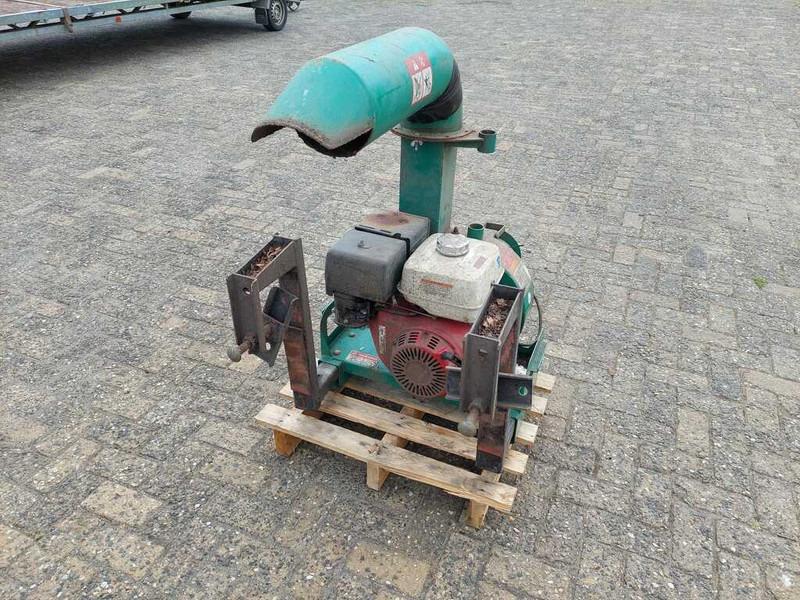 Billy Goat truckloader - آلة حراثة الحدائق: صورة 4 Billy Goat truckloader - آلة حراثة الحدائق: صورة 4