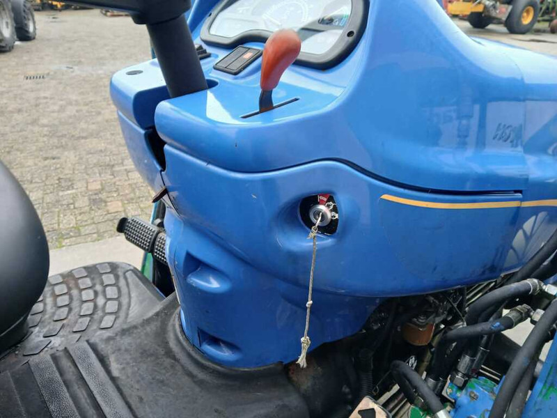 New Holland TC 40 - جرار: صورة 3 New Holland TC 40 - جرار: صورة 3