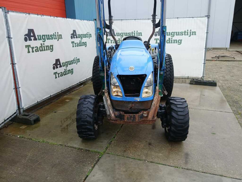 New Holland TC 40 - جرار: صورة 2 New Holland TC 40 - جرار: صورة 2