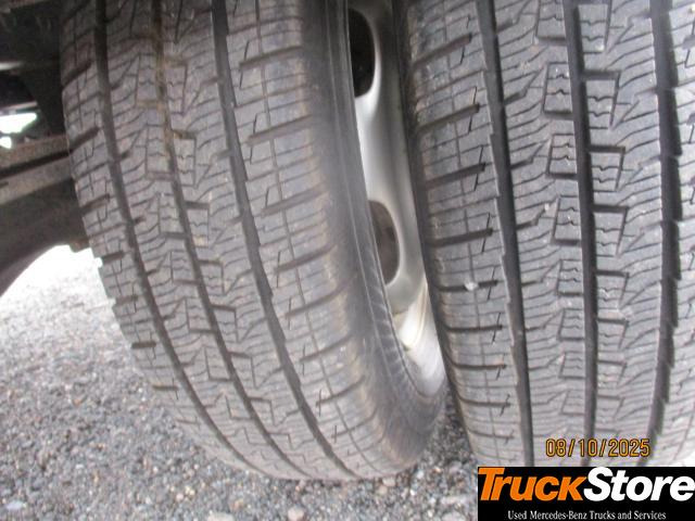 FUSO Canter 3C15 - شاحنة مغلقة الصندوق: صورة 2 FUSO Canter 3C15 - شاحنة مغلقة الصندوق: صورة 2