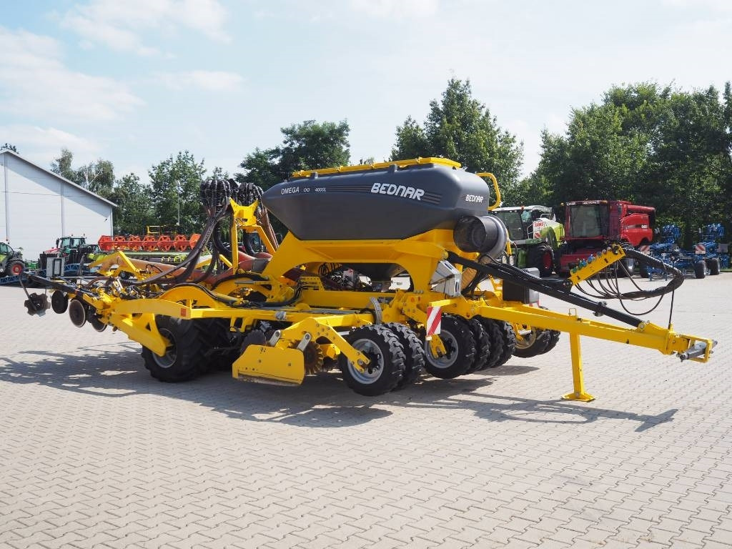 Bednar OMEGA OO 4000L - آلة البذار متعددة الوظائف: صورة 5 Bednar OMEGA OO 4000L - آلة البذار متعددة الوظائف: صورة 5