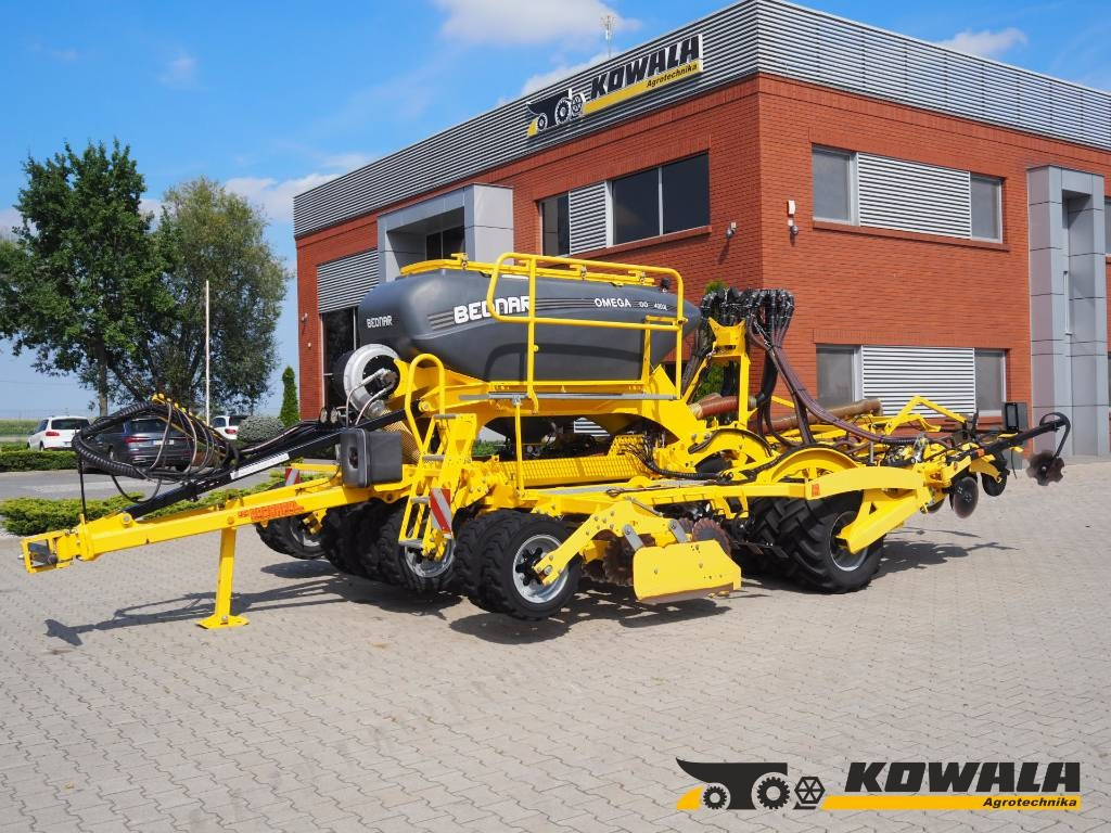 Bednar OMEGA OO 4000L - آلة البذار متعددة الوظائف: صورة 1 Bednar OMEGA OO 4000L - آلة البذار متعددة الوظائف: صورة 1