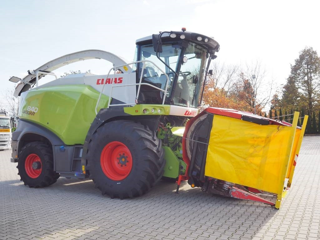 Claas Jaguar 840 4x4 + Kemper 445 - حصادة الأعلاف: صورة 4 Claas Jaguar 840 4x4 + Kemper 445 - حصادة الأعلاف: صورة 4