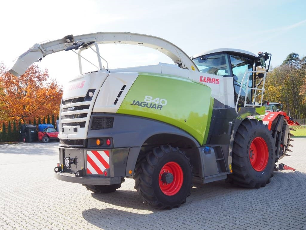 Claas Jaguar 840 4x4 + Kemper 445 - حصادة الأعلاف: صورة 3 Claas Jaguar 840 4x4 + Kemper 445 - حصادة الأعلاف: صورة 3