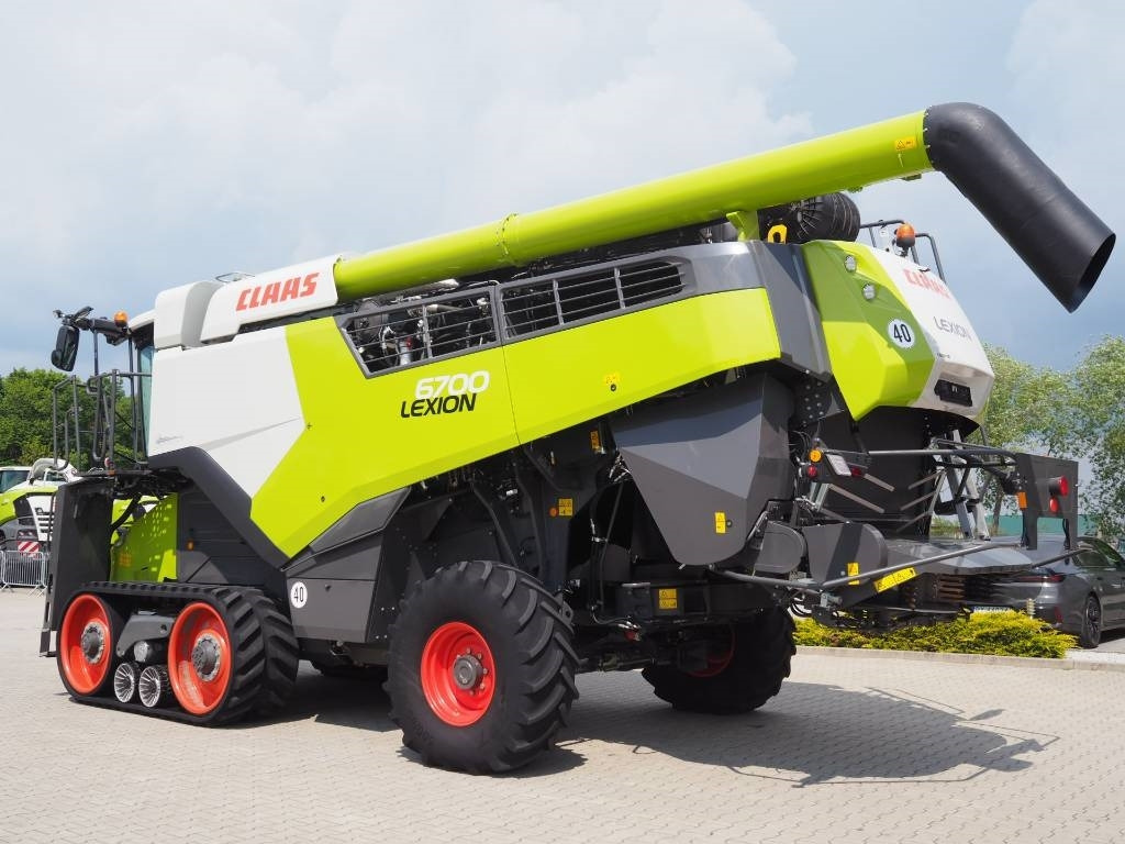 Claas Lexion 6700TT GPS + V770 - حصادة موحَّدة: صورة 2 Claas Lexion 6700TT GPS + V770 - حصادة موحَّدة: صورة 2