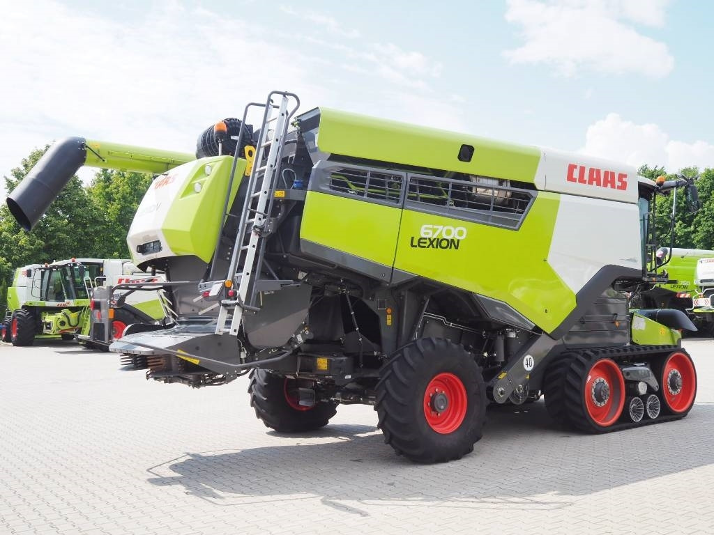Claas Lexion 6700TT GPS + V930 - حصادة موحَّدة: صورة 3 Claas Lexion 6700TT GPS + V930 - حصادة موحَّدة: صورة 3
