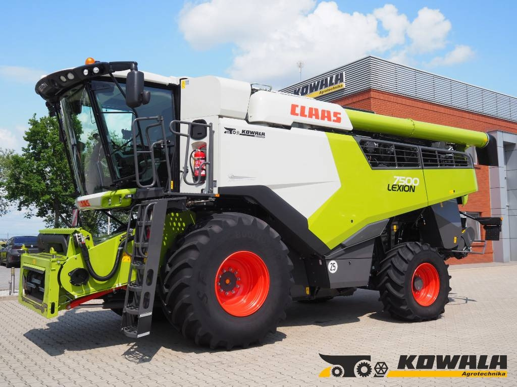 Claas Lexion 7500 + V930 - حصادة موحَّدة: صورة 1 Claas Lexion 7500 + V930 - حصادة موحَّدة: صورة 1