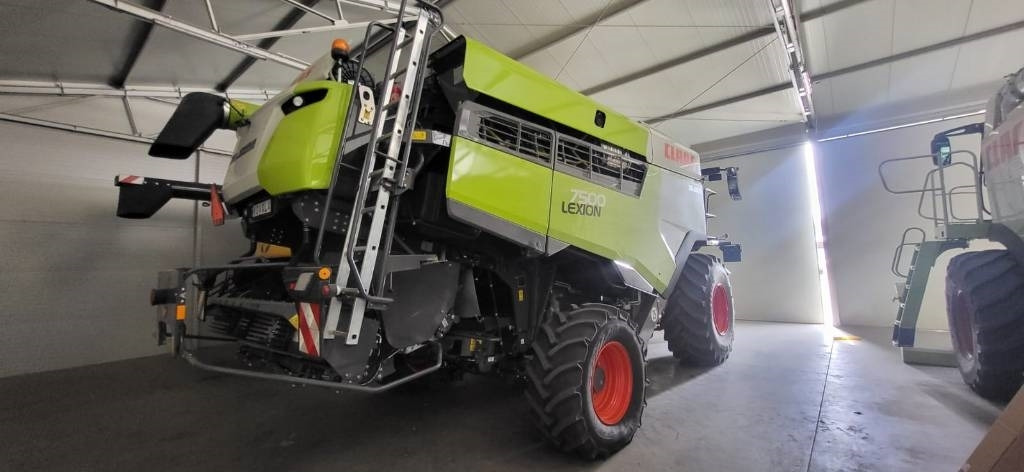 Claas Lexion 7500 + V930 - حصادة موحَّدة: صورة 4 Claas Lexion 7500 + V930 - حصادة موحَّدة: صورة 4