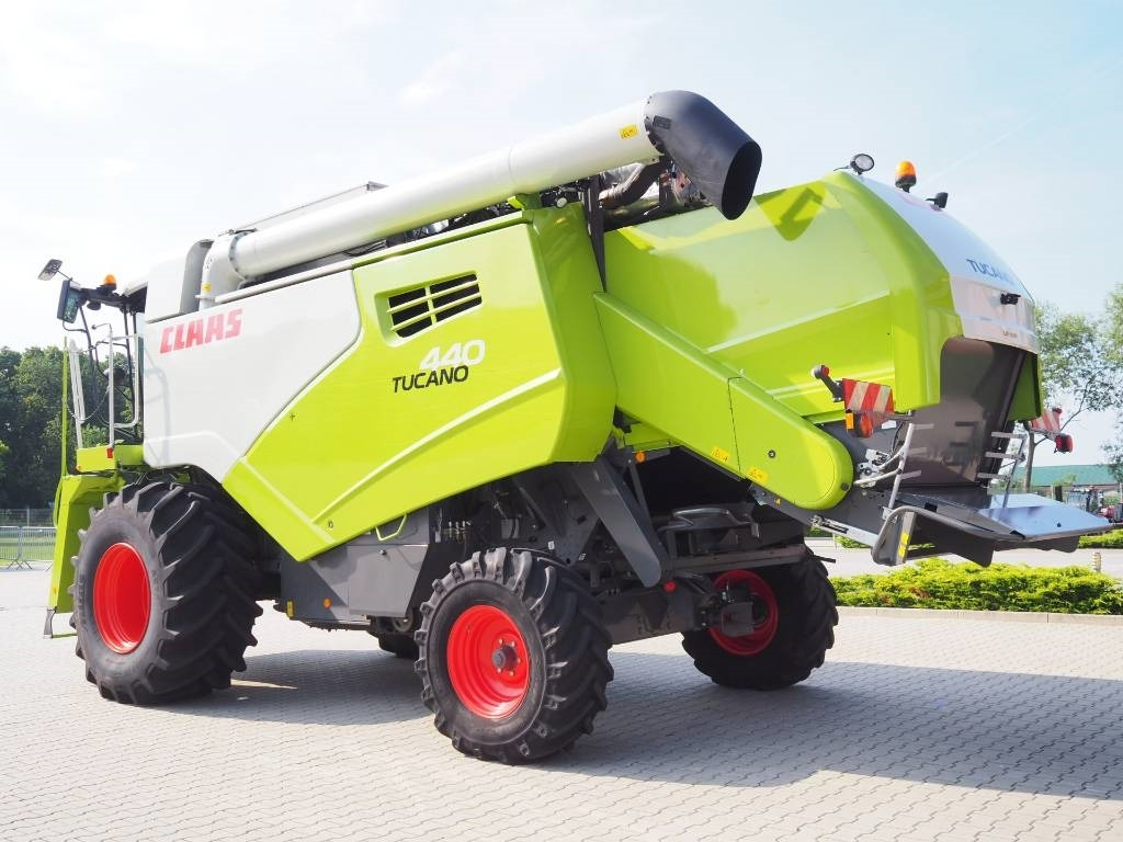 Claas Tucano 440 + V620 - حصادة موحَّدة: صورة 2 Claas Tucano 440 + V620 - حصادة موحَّدة: صورة 2