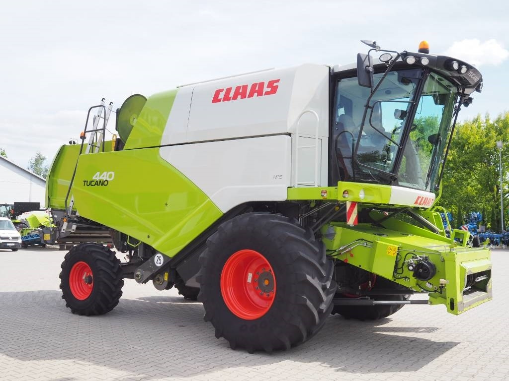 Claas Tucano 440 + V620 - حصادة موحَّدة: صورة 4 Claas Tucano 440 + V620 - حصادة موحَّدة: صورة 4