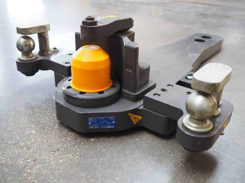 جديدة هيكل السيارة الخارجية - الآلات الزراعية Claas Xerion - bumper hitch K80: صورة 8