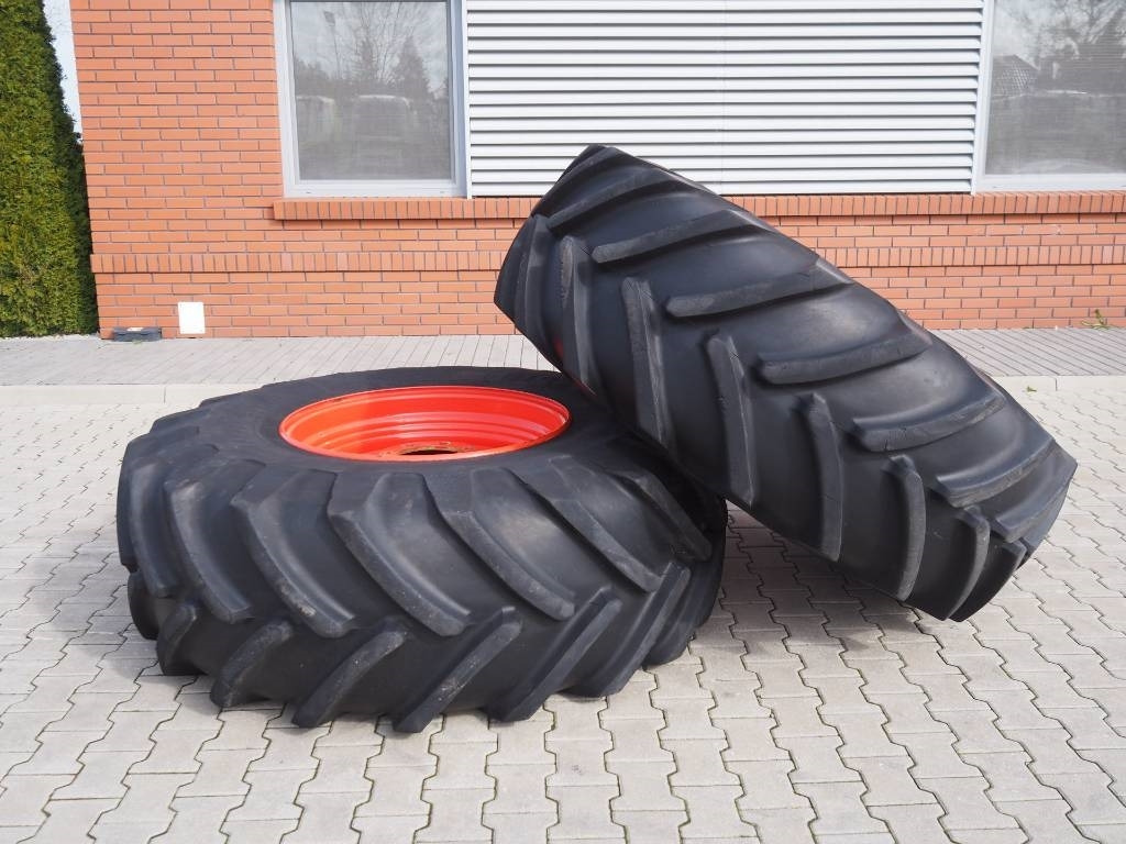 Michelin Agricultural Wheels 650/75 R32 - Claas Jaguar - إطارات - الآلات الزراعية: صورة 2 Michelin Agricultural Wheels 650/75 R32 - Claas Jaguar - إطارات - الآلات الزراعية: صورة 2