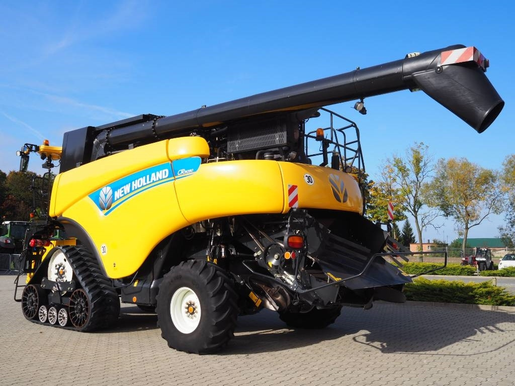 New Holland CR 9090 - حصادة موحَّدة: صورة 2 New Holland CR 9090 - حصادة موحَّدة: صورة 2