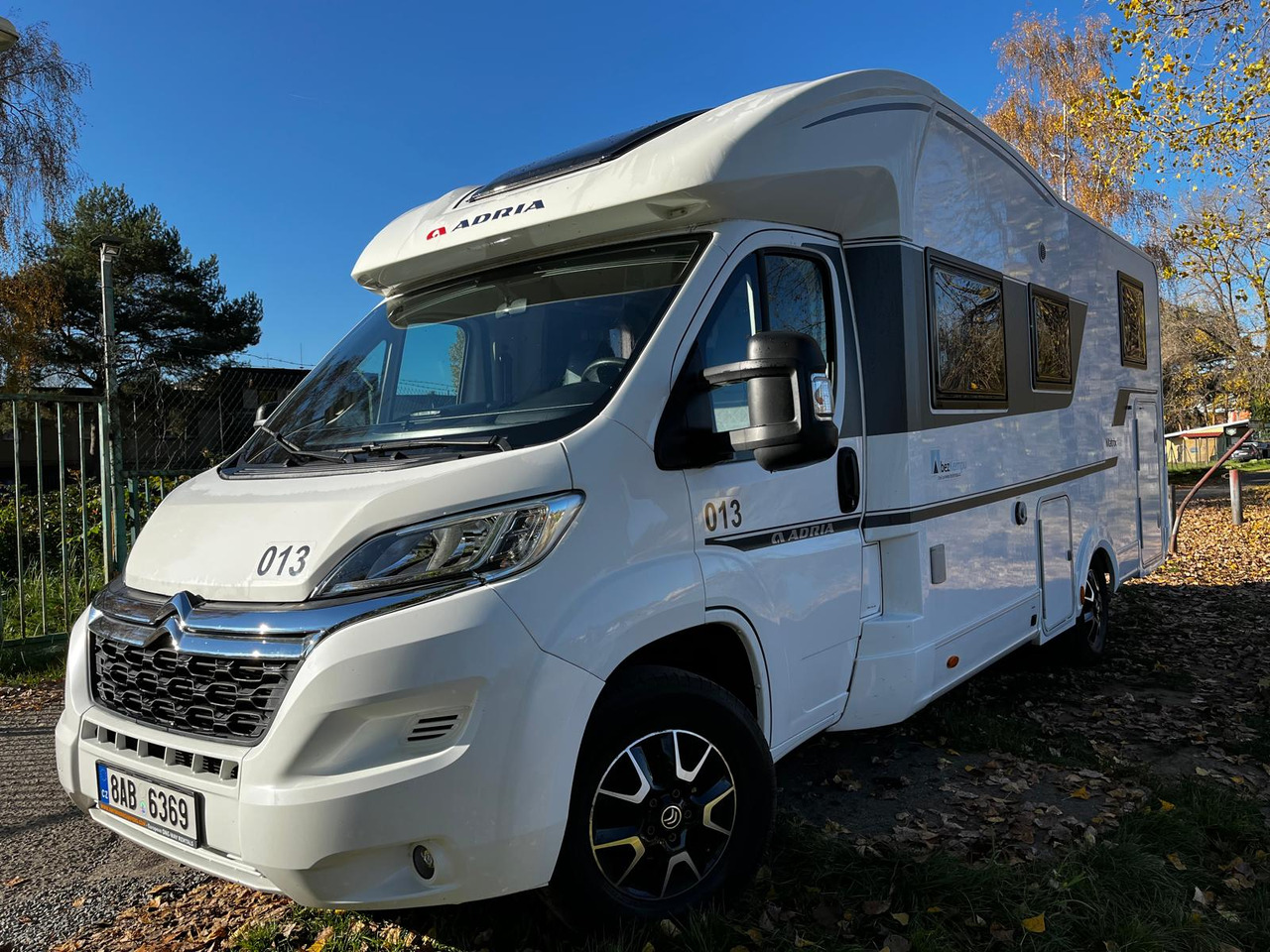 ADRIA Matrix 670 SL - موتر هوم شبه متكامل: صورة 1 ADRIA Matrix 670 SL - موتر هوم شبه متكامل: صورة 1