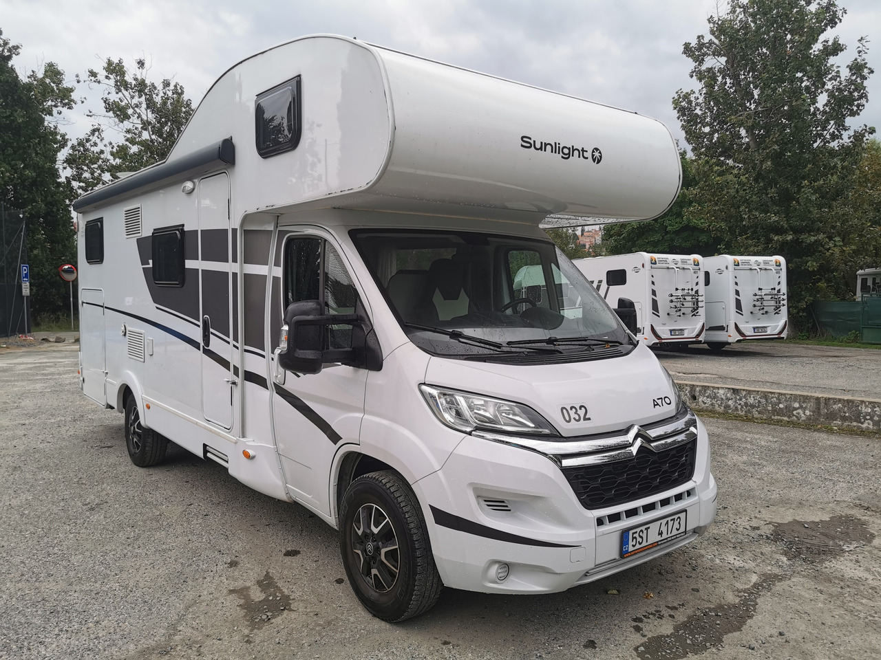 SUNLIGHT A 70 - موتر هوم سقف عالي: صورة 1 SUNLIGHT A 70 - موتر هوم سقف عالي: صورة 1