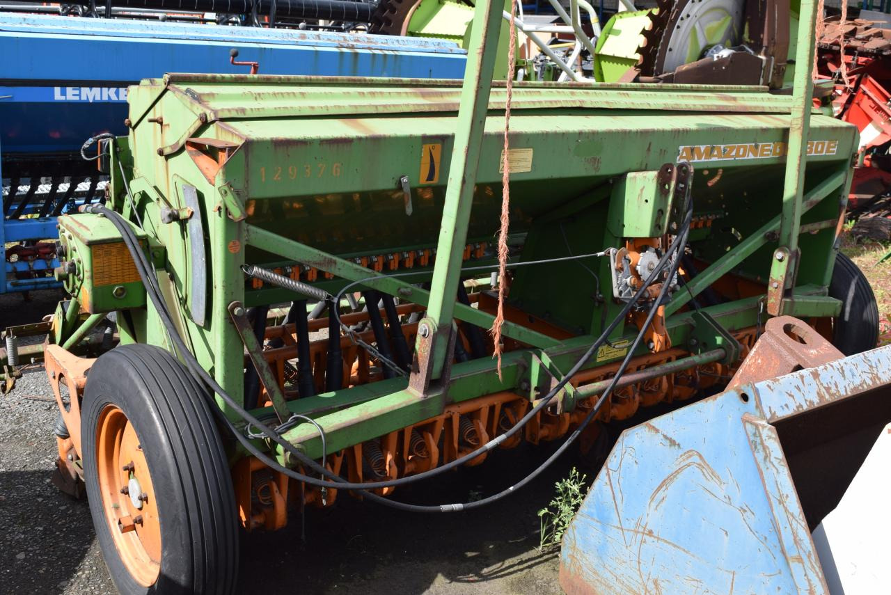 Amazone D8/30E - آلة البذر: صورة 1 Amazone D8/30E - آلة البذر: صورة 1