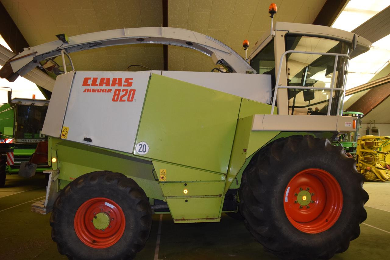CLAAS Jaguar 820 - حصادة الأعلاف: صورة 1 CLAAS Jaguar 820 - حصادة الأعلاف: صورة 1