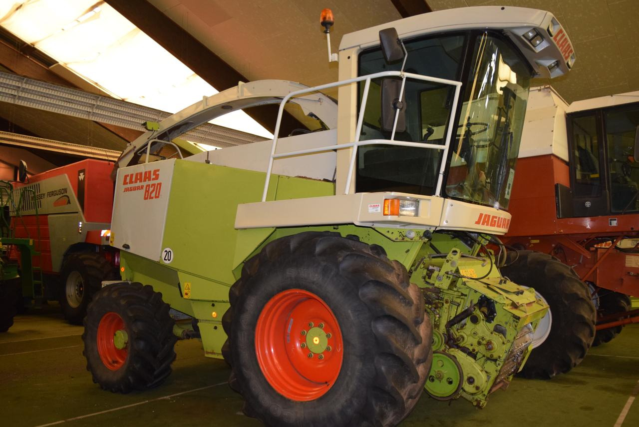 CLAAS Jaguar 820 - حصادة الأعلاف: صورة 2 CLAAS Jaguar 820 - حصادة الأعلاف: صورة 2