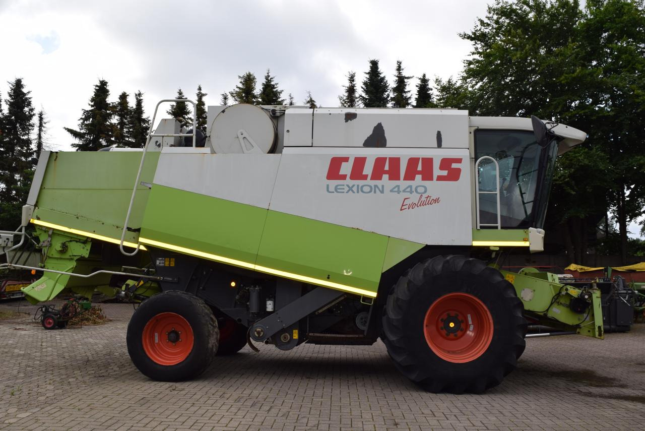 CLAAS Lexion 440 Evolution - حصادة موحَّدة: صورة 1 CLAAS Lexion 440 Evolution - حصادة موحَّدة: صورة 1