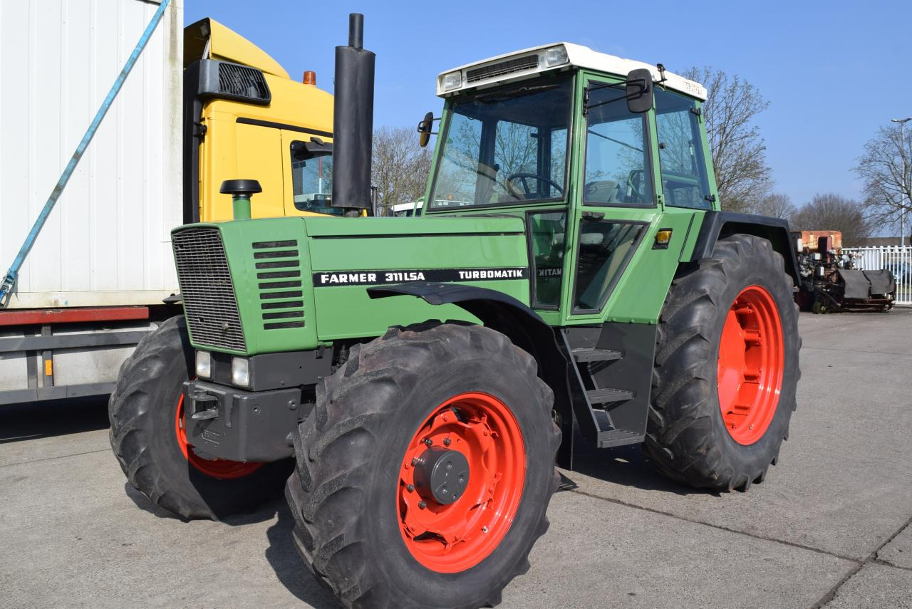 Fendt Farmer 311 LSA - جرار: صورة 2 Fendt Farmer 311 LSA - جرار: صورة 2