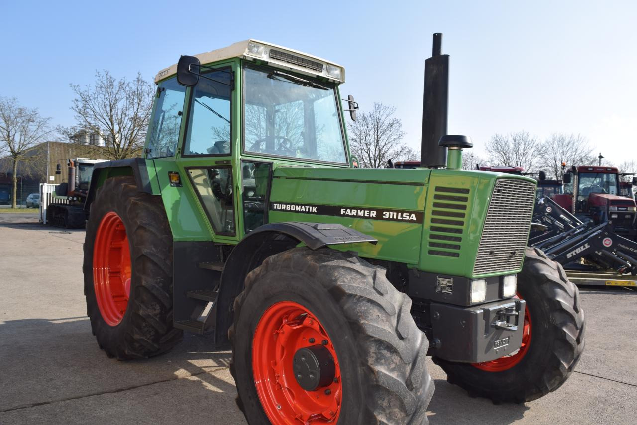 Fendt Farmer 311 LSA - جرار: صورة 1 Fendt Farmer 311 LSA - جرار: صورة 1