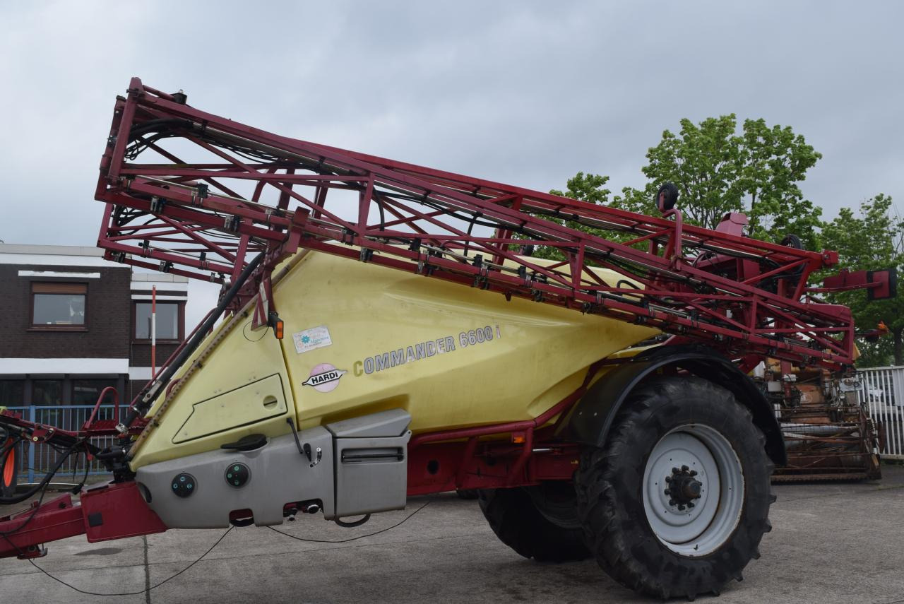 Hardi Commander 6600 i - بخاخ مقطورة: صورة 2 Hardi Commander 6600 i - بخاخ مقطورة: صورة 2