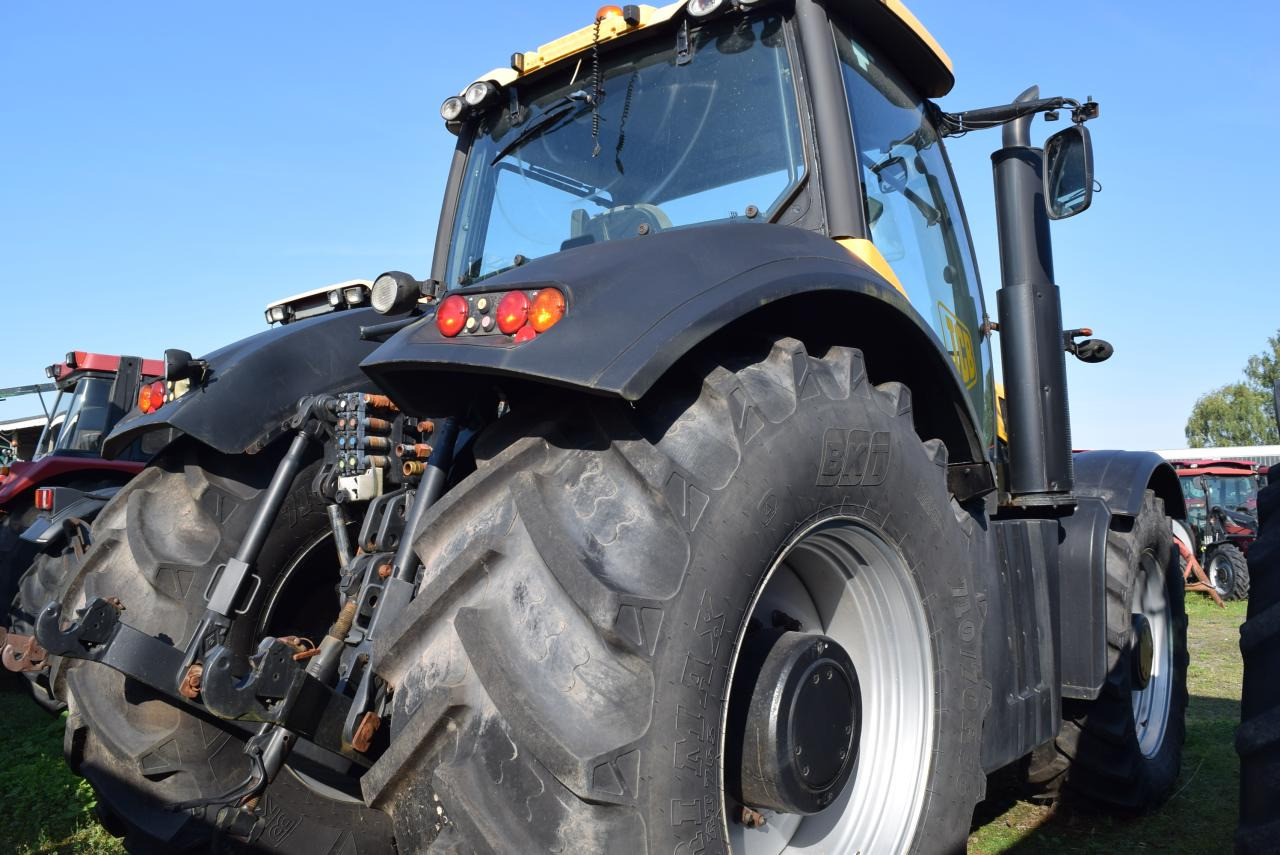 JCB Fastrac 8250 - جرار: صورة 3 JCB Fastrac 8250 - جرار: صورة 3