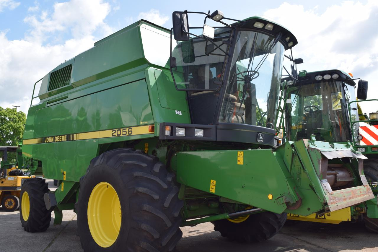 John Deere 2056 - حصادة موحَّدة: صورة 2 John Deere 2056 - حصادة موحَّدة: صورة 2
