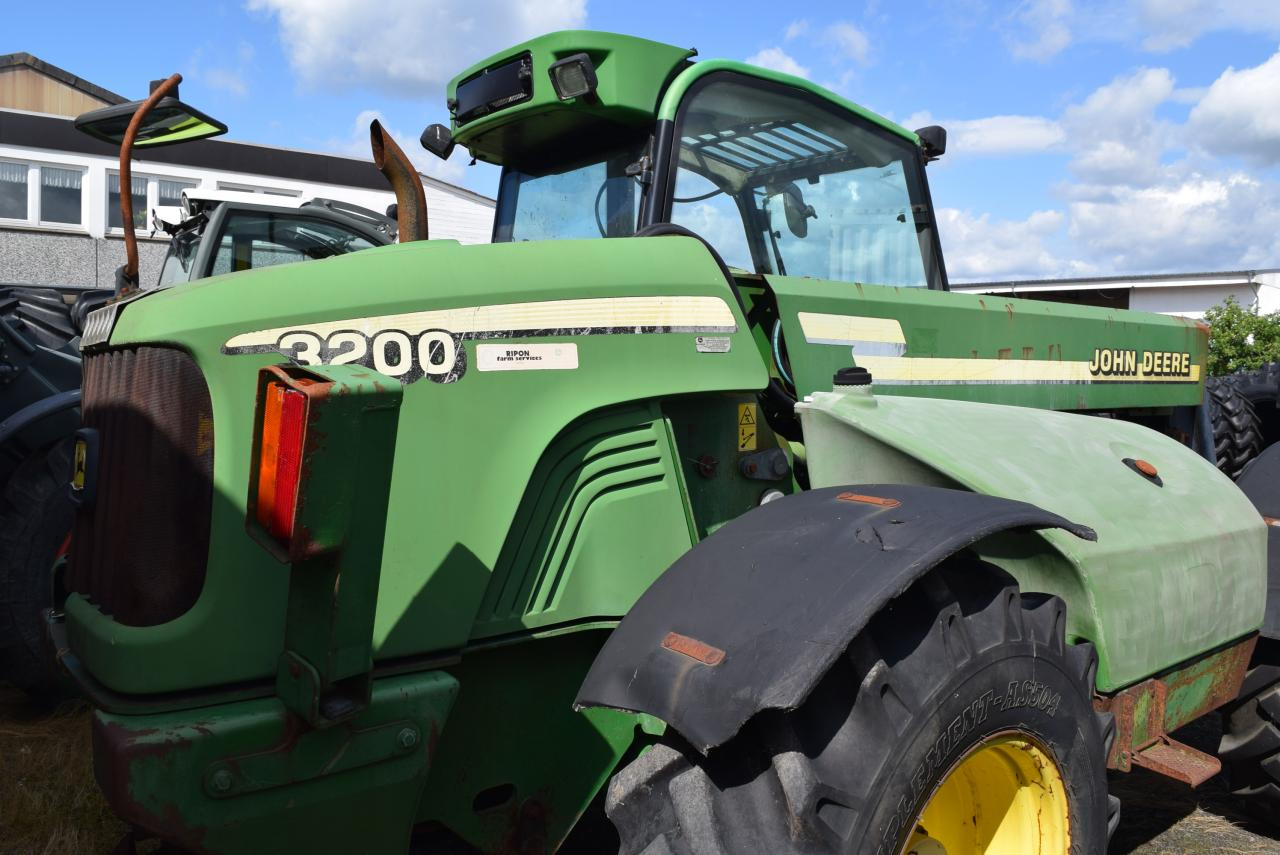John Deere 3200 - رافعة تلسكوبية: صورة 4 John Deere 3200 - رافعة تلسكوبية: صورة 4