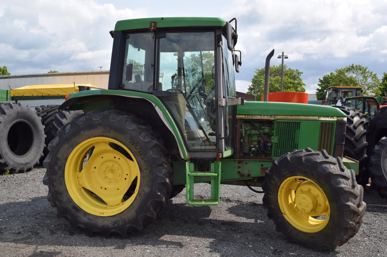 John Deere 6100 - جرار: صورة 1 John Deere 6100 - جرار: صورة 1
