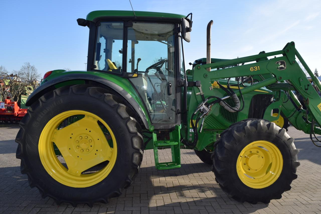 John Deere 6220 - جرار: صورة 2 John Deere 6220 - جرار: صورة 2