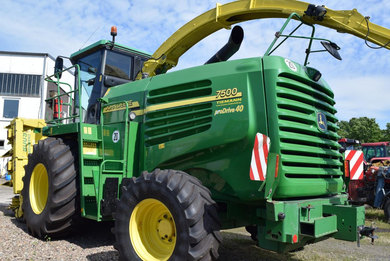 John Deere 7400 - حصادة الأعلاف: صورة 3 John Deere 7400 - حصادة الأعلاف: صورة 3