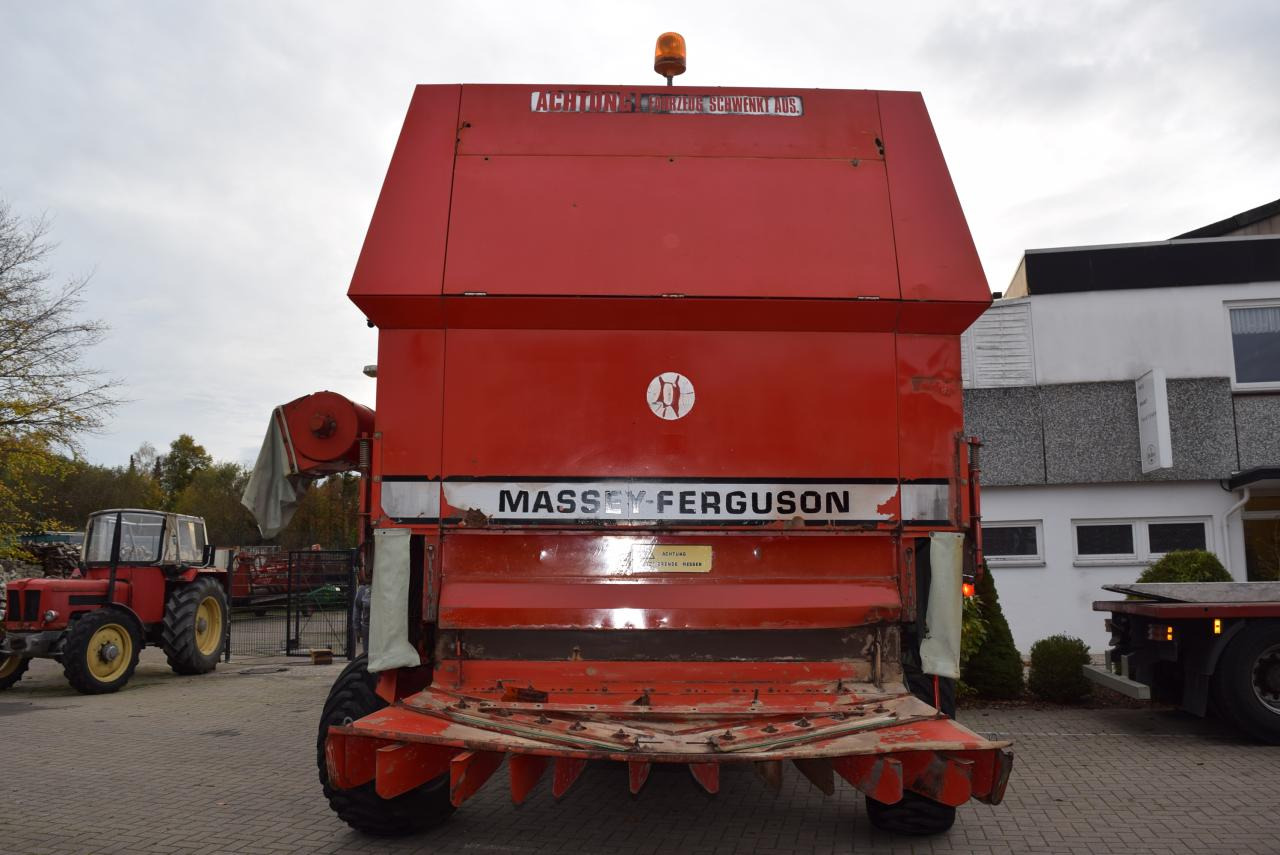 Massey Ferguson MF 38 - حصادة موحَّدة: صورة 3 Massey Ferguson MF 38 - حصادة موحَّدة: صورة 3