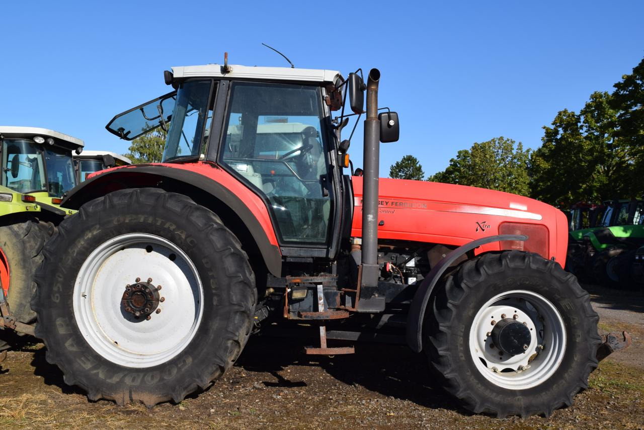 Massey Ferguson MF 8250 - جرار: صورة 3 Massey Ferguson MF 8250 - جرار: صورة 3