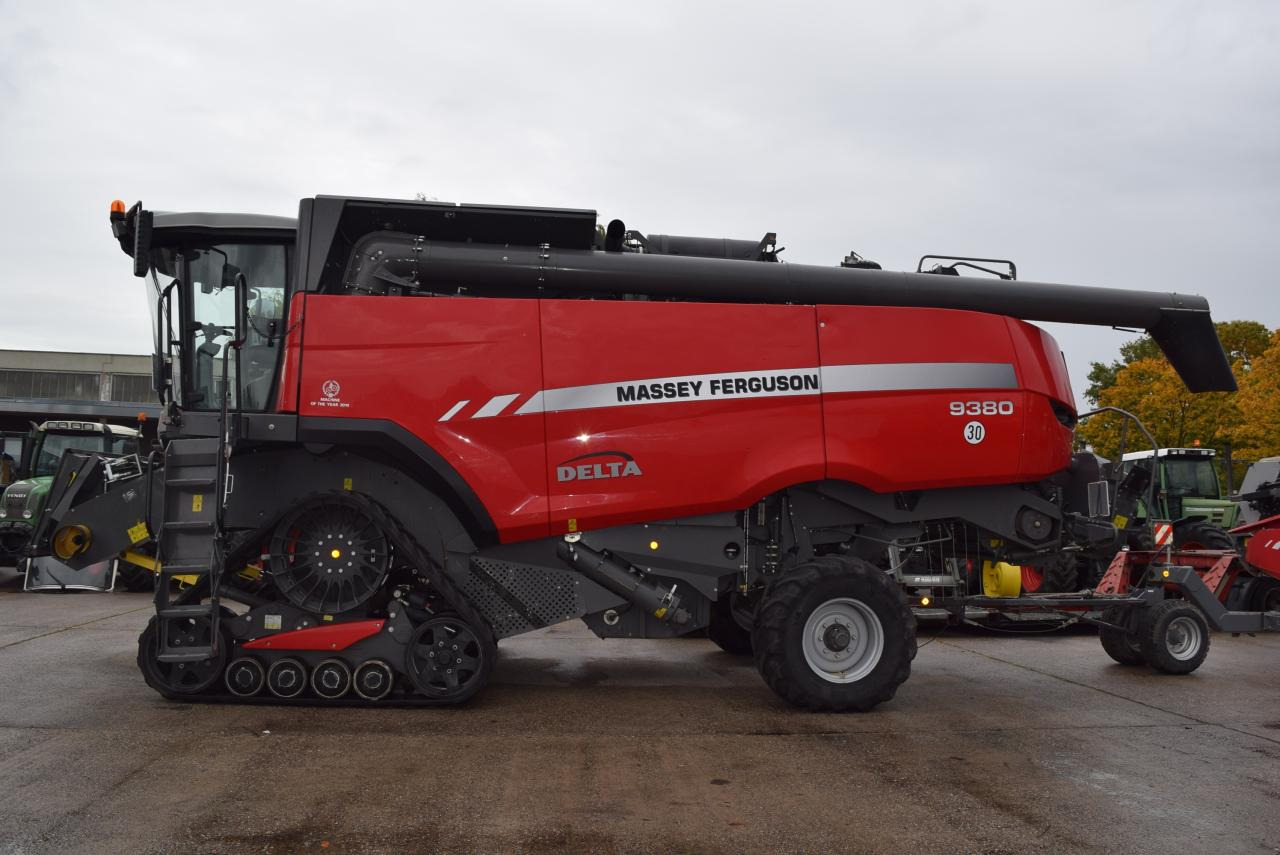 Massey Ferguson MF 9380 Delta - حصادة موحَّدة: صورة 2 Massey Ferguson MF 9380 Delta - حصادة موحَّدة: صورة 2