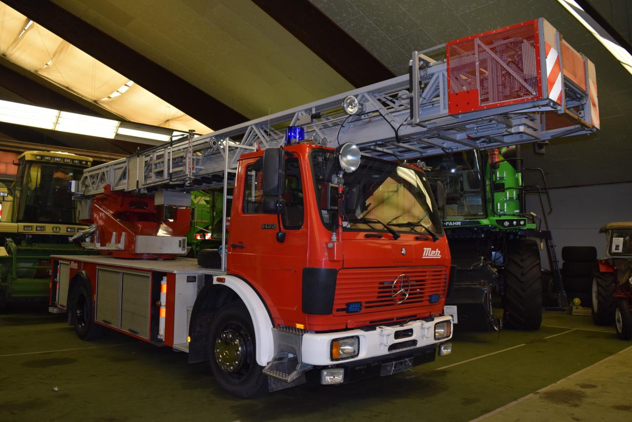 Mercedes-Benz 1422 F 4x2 DLK 23 12 Drehleiter - شاحنة ذات خطاف: صورة 2 Mercedes-Benz 1422 F 4x2 DLK 23 12 Drehleiter - شاحنة ذات خطاف: صورة 2