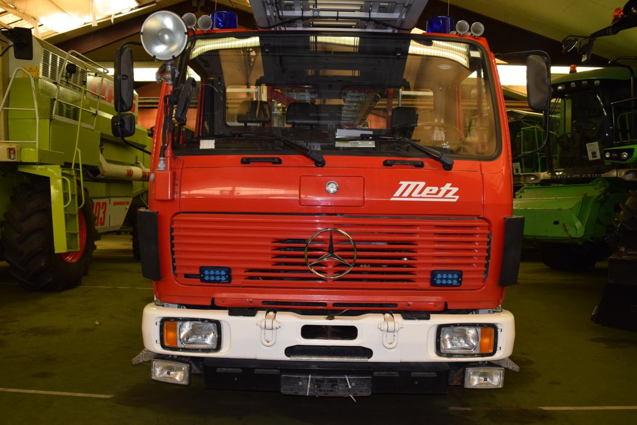 Mercedes-Benz 1422 F 4x2 DLK 23 12 Drehleiter - شاحنة ذات خطاف: صورة 4 Mercedes-Benz 1422 F 4x2 DLK 23 12 Drehleiter - شاحنة ذات خطاف: صورة 4