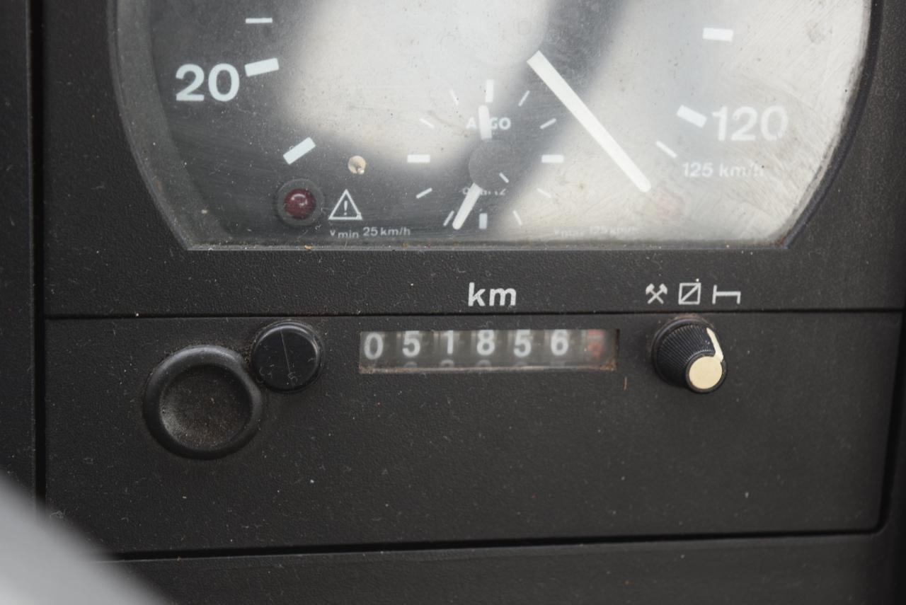 شاحنة قلاب Mercedes-Benz U 90: صورة 10