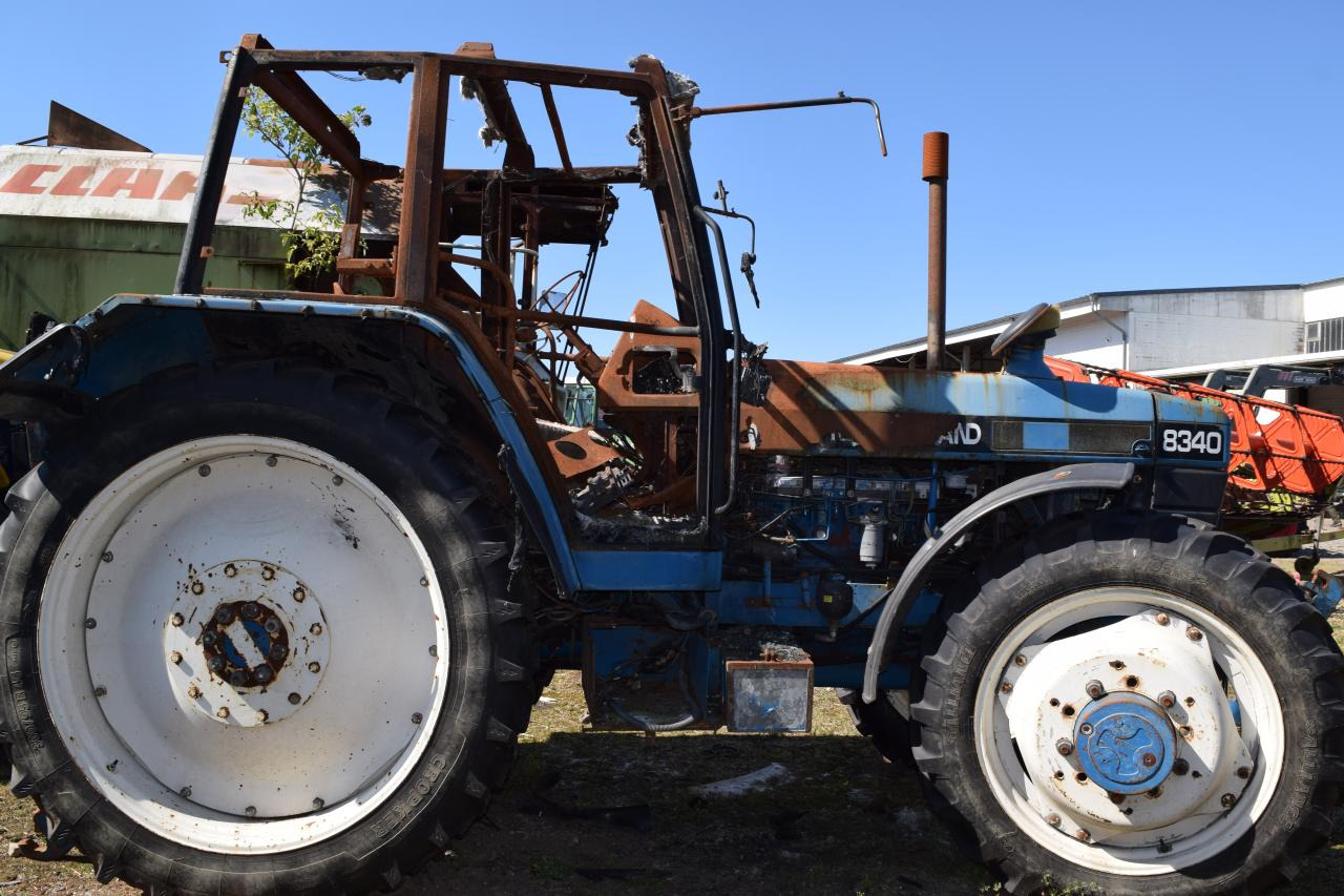 New Holland 8340 *zur Teileverwertung* - جرار: صورة 4 New Holland 8340 *zur Teileverwertung* - جرار: صورة 4