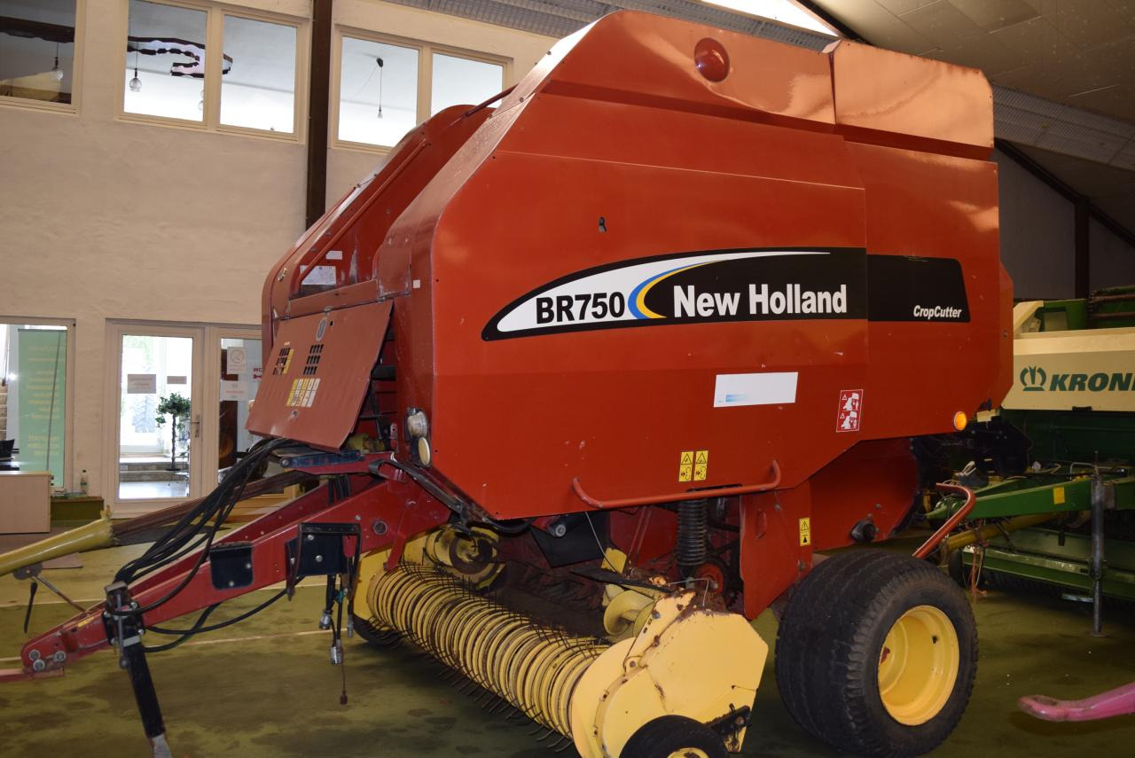 New Holland BR 750 CropCutter - مكنة: صورة 1 New Holland BR 750 CropCutter - مكنة: صورة 1