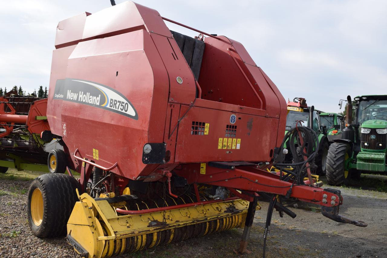 New Holland BR 750 CropCutter - مكنة: صورة 2 New Holland BR 750 CropCutter - مكنة: صورة 2