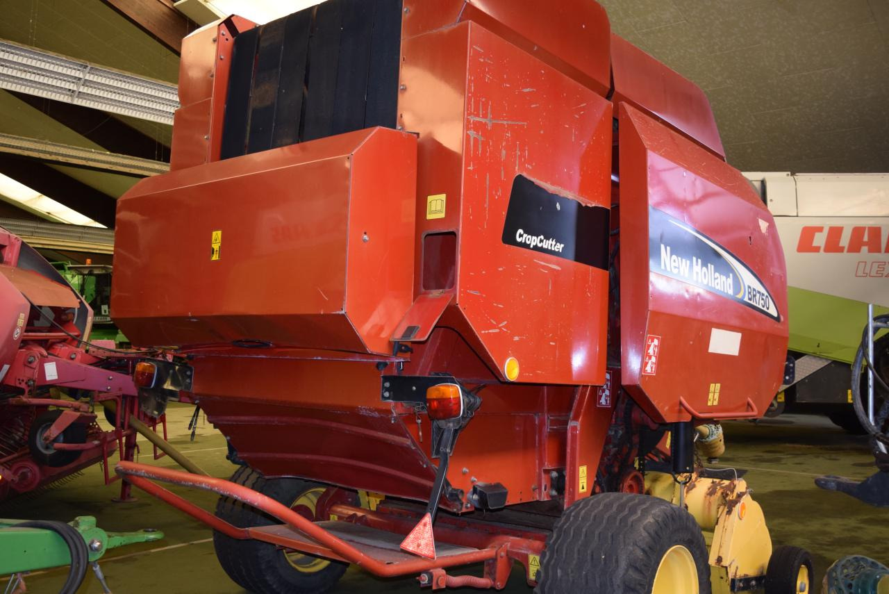 New Holland BR 750 CropCutter - مكنة: صورة 3 New Holland BR 750 CropCutter - مكنة: صورة 3
