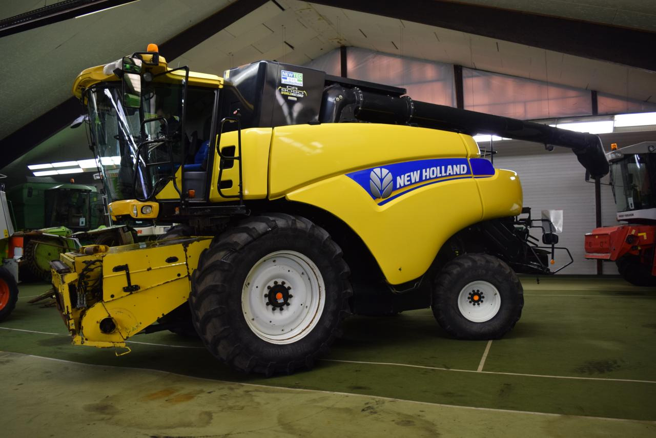 New Holland CR 9090 Elevation - حصادة موحَّدة: صورة 2 New Holland CR 9090 Elevation - حصادة موحَّدة: صورة 2