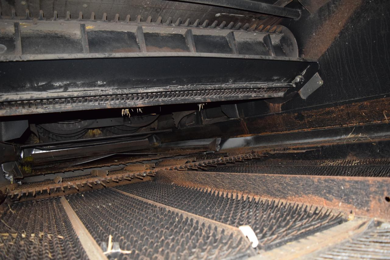 New Holland CR 9090 Elevation New Holland CR 9090 Elevation: صورة 6 New Holland CR 9090 Elevation New Holland CR 9090 Elevation: صورة 6