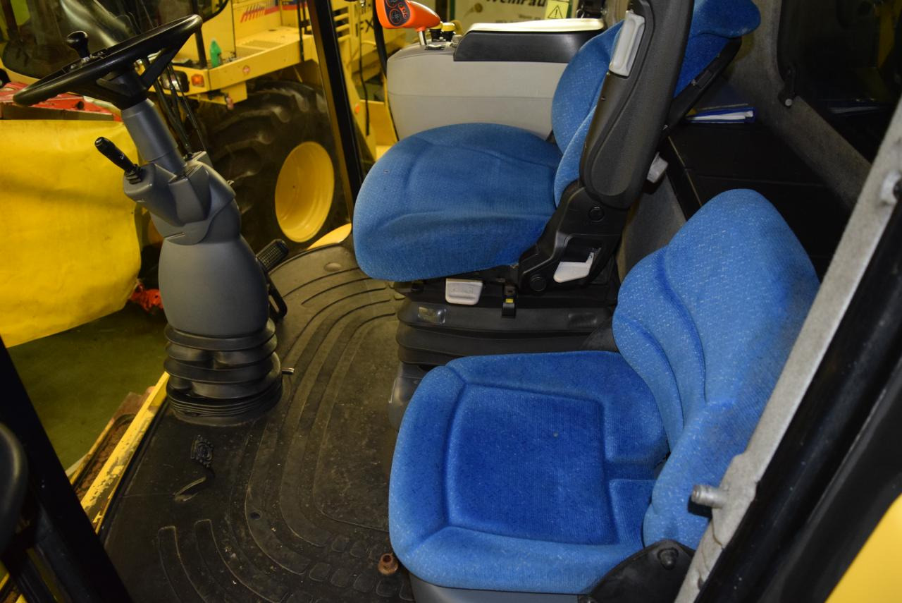 New Holland CR 9090 Elevation New Holland CR 9090 Elevation: صورة 7 New Holland CR 9090 Elevation New Holland CR 9090 Elevation: صورة 7