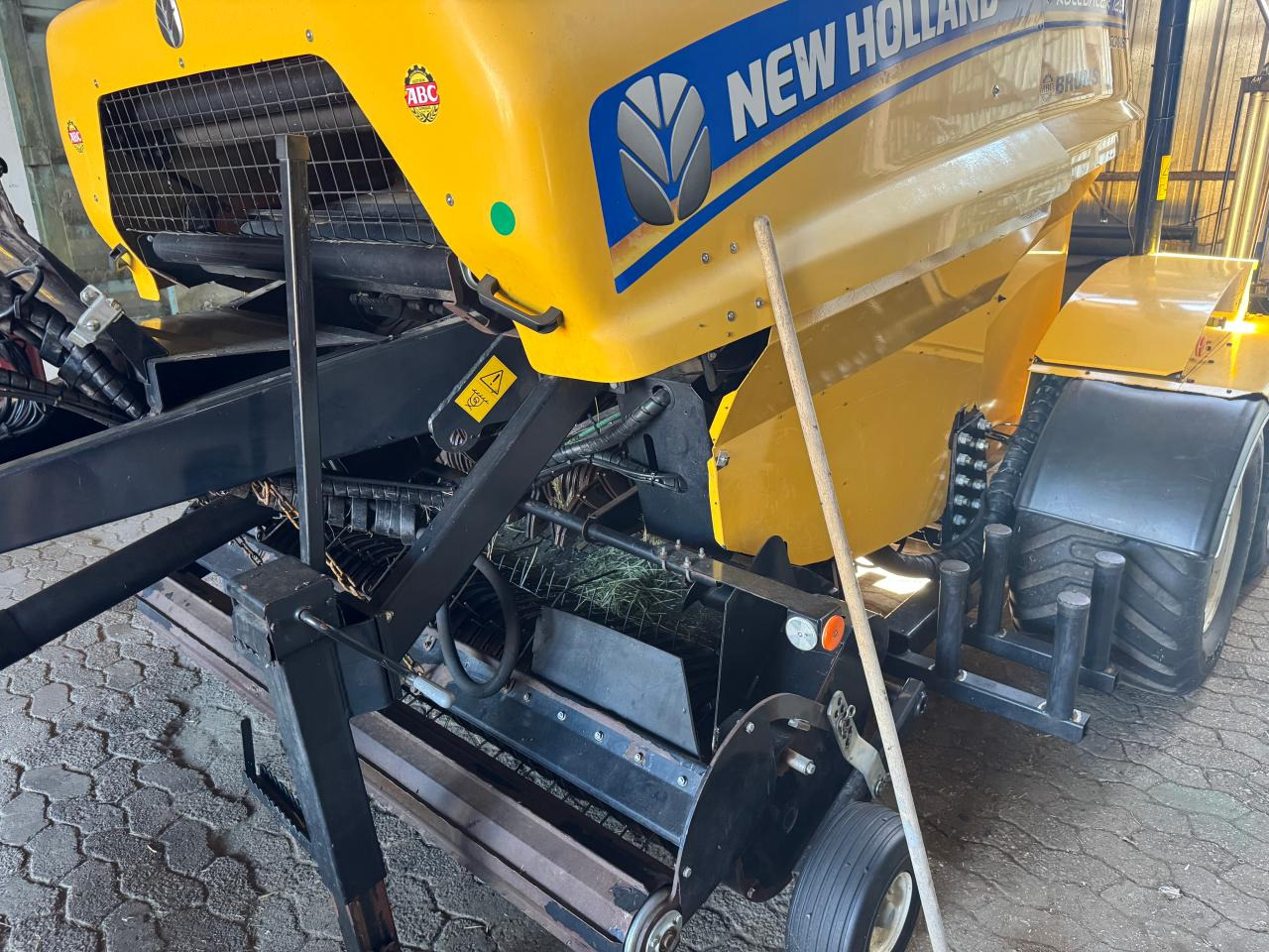 New Holland Rooll Baler 125 Combi - مكنة: صورة 2 New Holland Rooll Baler 125 Combi - مكنة: صورة 2