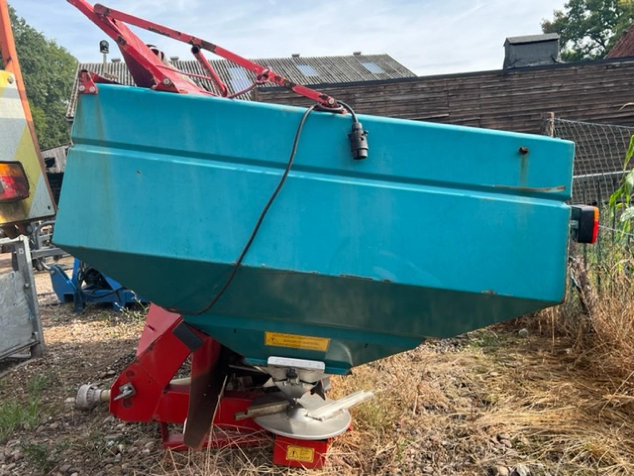 Sulky Burel DPX 2004 - آلة رش السماد: صورة 2 Sulky Burel DPX 2004 - آلة رش السماد: صورة 2