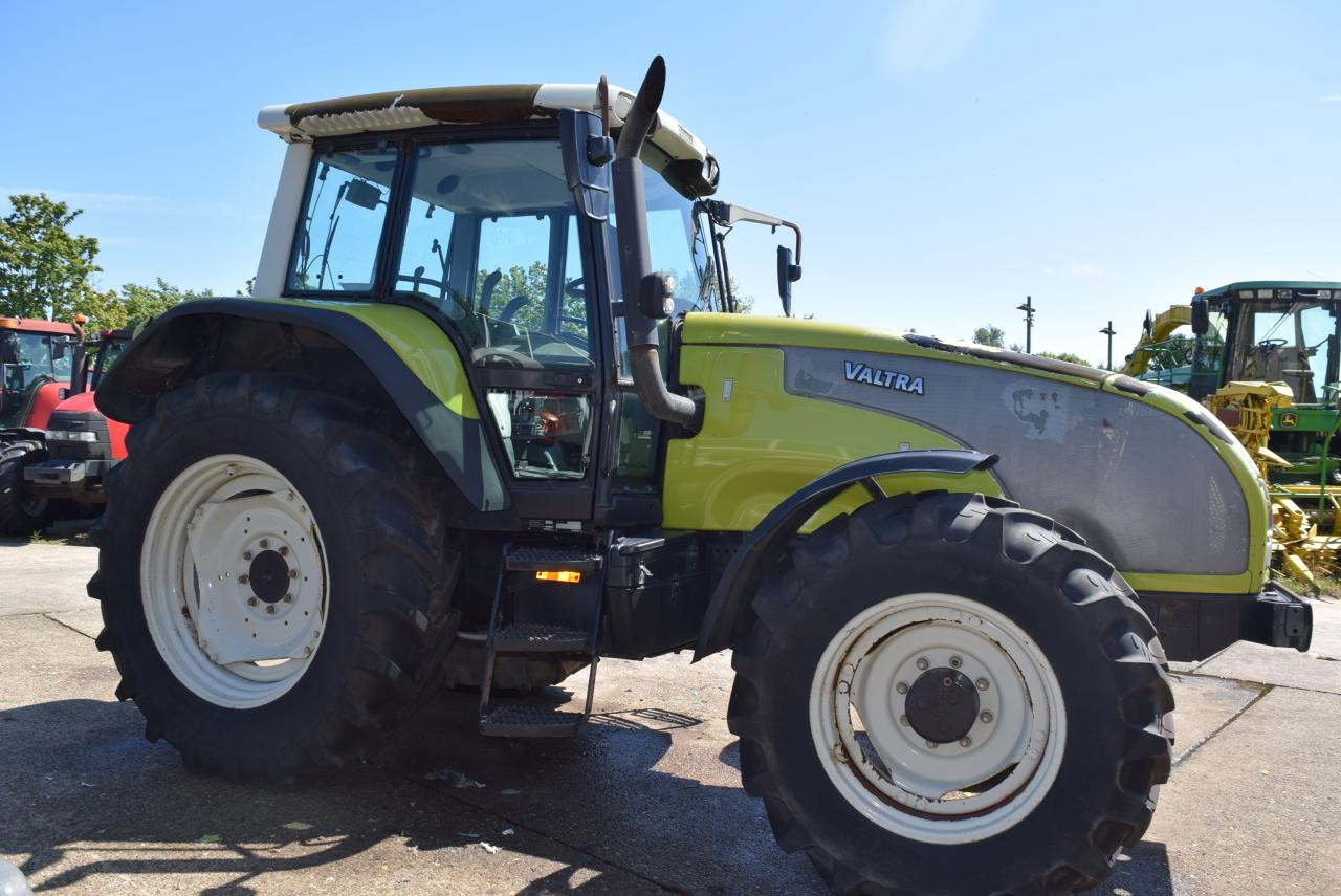 Valtra T120 - جرار: صورة 2 Valtra T120 - جرار: صورة 2