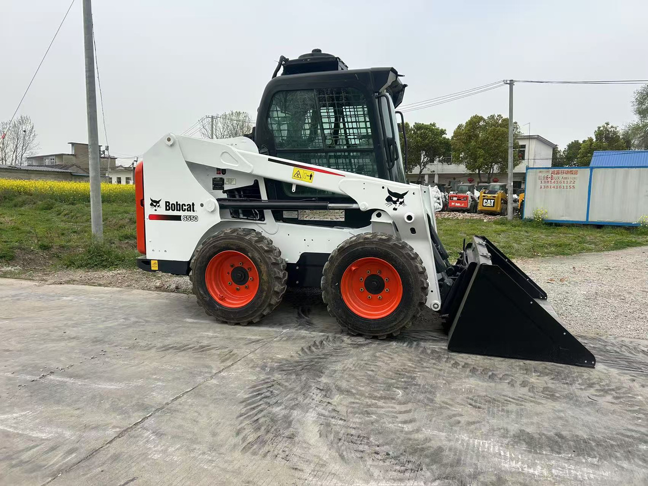 BOBCAT S550 - شيول صغير: صورة 1 BOBCAT S550 - شيول صغير: صورة 1