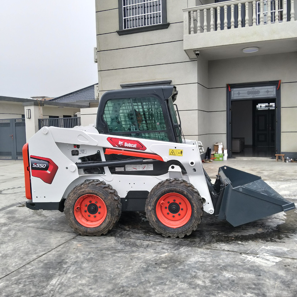 BOBCAT S550 - شيول صغير: صورة 1 BOBCAT S550 - شيول صغير: صورة 1